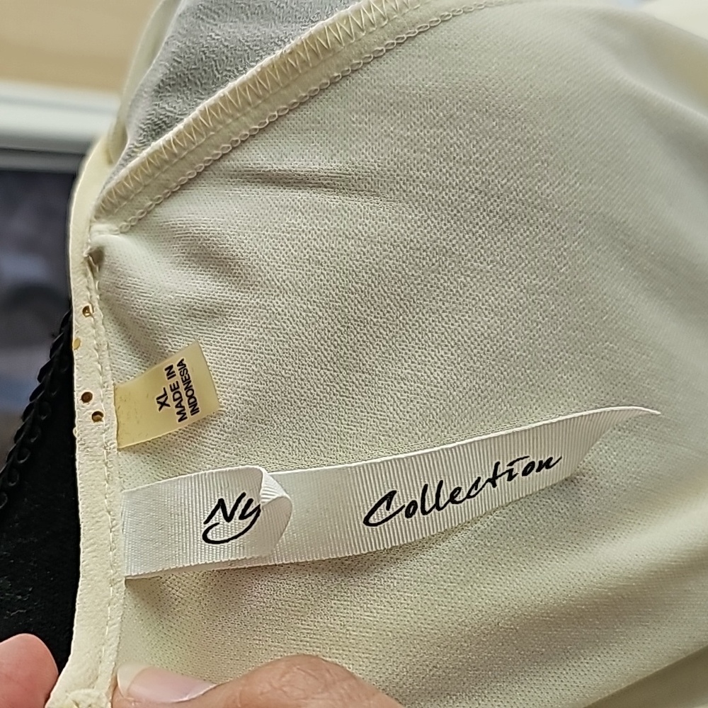 Creme blouse with sparkles - Picture 14 of 15
